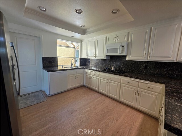 Building Photo - 1568 Ridge St