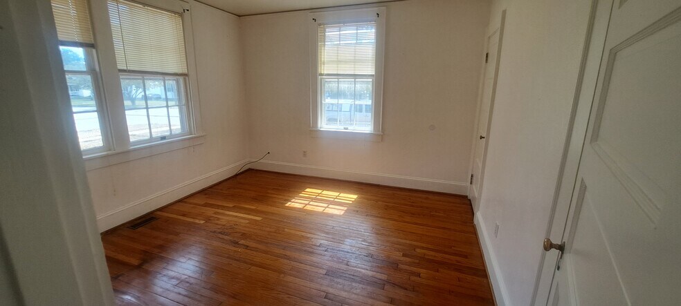 Building Photo - 315 Bosley Ave