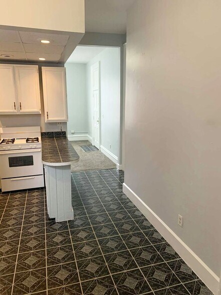 Building Photo - 635-639 Oregon Street