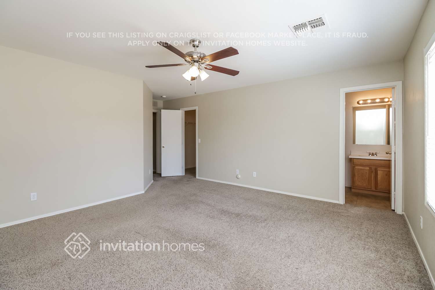 Building Photo - 1715 E Desert Moon Trail