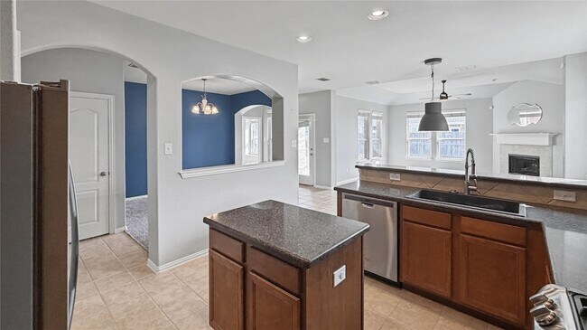 Building Photo - 2704 Evening Mist Dr