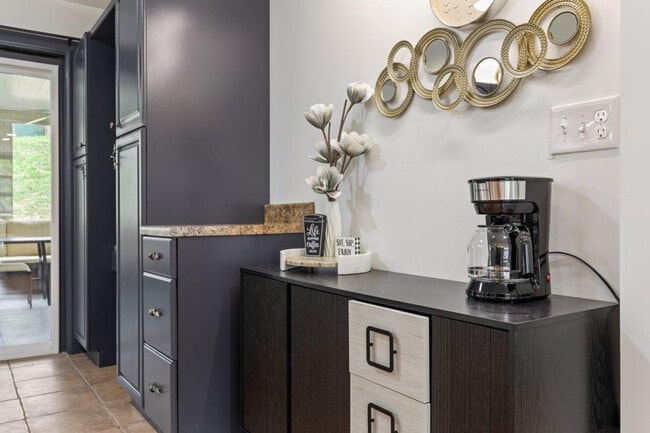 Building Photo - 400 Allensville Rd