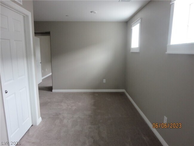 Building Photo - 1012 Huckburn Ave