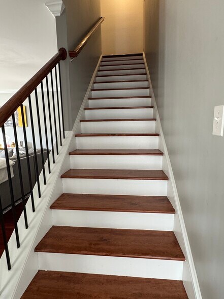 Building Photo - 5897 Brookside Oak Cir