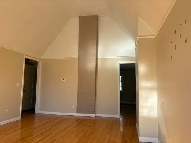 Building Photo - 59 Montowese St