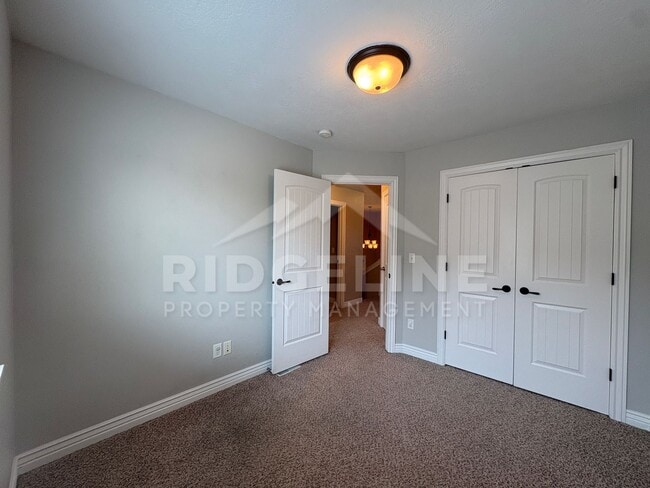 Building Photo - 470 Sunflower Rd