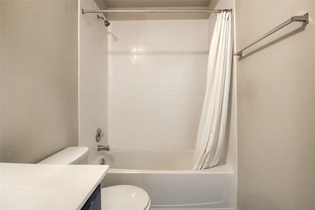 Building Photo - 102 Sulphur River Lp