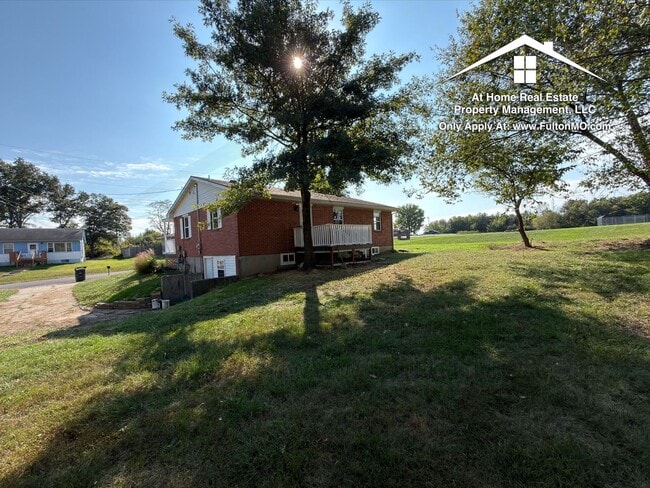 Building Photo - 607 Crestwood Dr