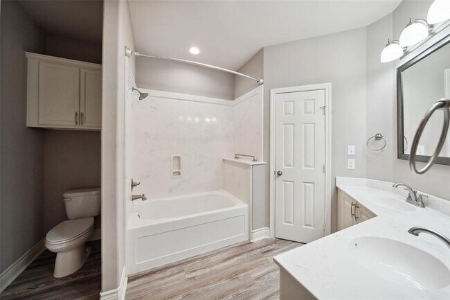 Building Photo - 14103 Overstreet Dr