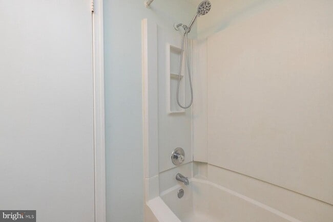 Building Photo - 39 Triple Crown Ct