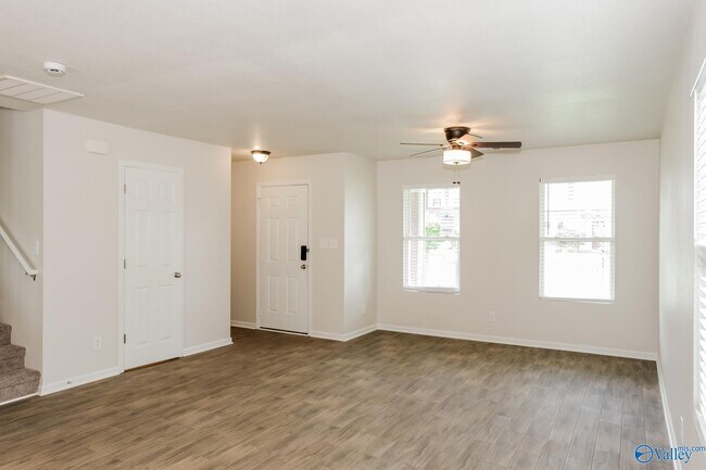 Building Photo - 129 Forestbrook Dr