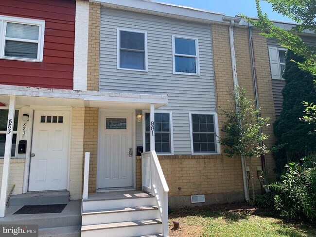 Building Photo - 881 Wedgewood Dr