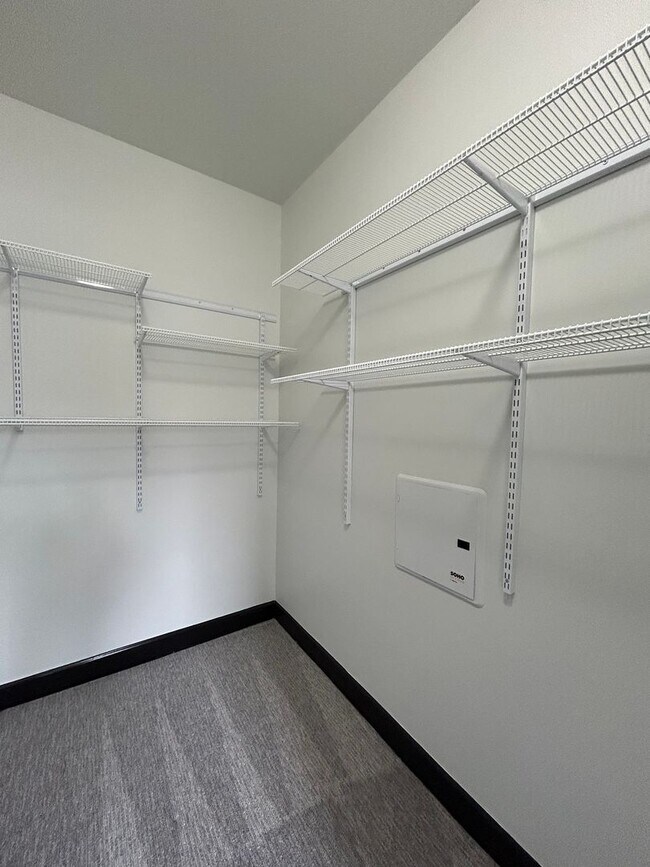 Building Photo - Sleek Downtown Living with a Modern Edge