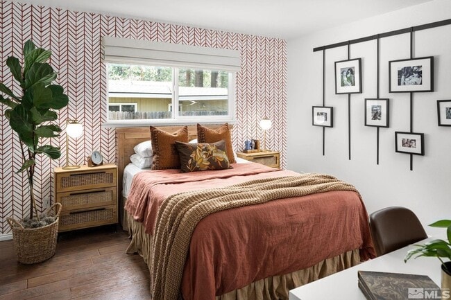 Building Photo - Newly remodeled upscale cabin