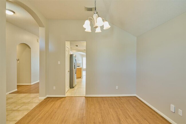 Building Photo - 3733 Breckenridge Dr