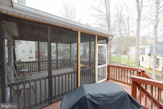 Building Photo - 19 Stoneridge Ct