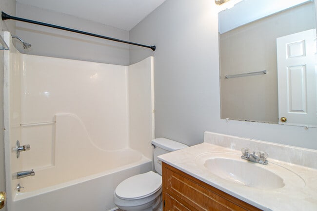 Building Photo - 233 Waterford Dr