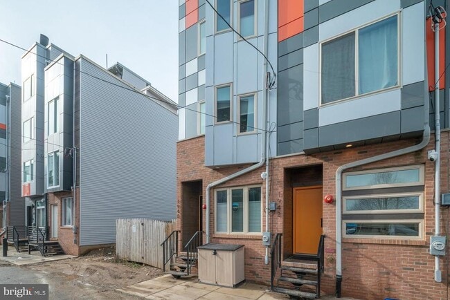 Building Photo - 1940 N Orianna St