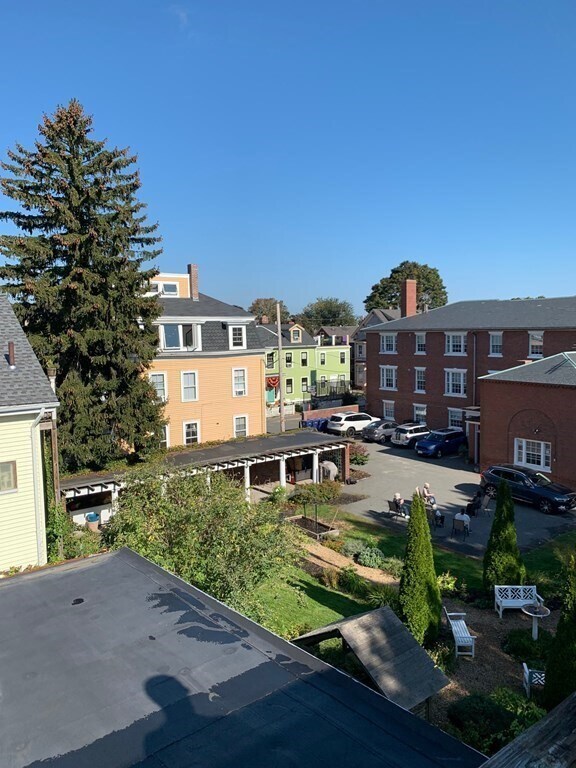 Building Photo - 11 Hodges Ct