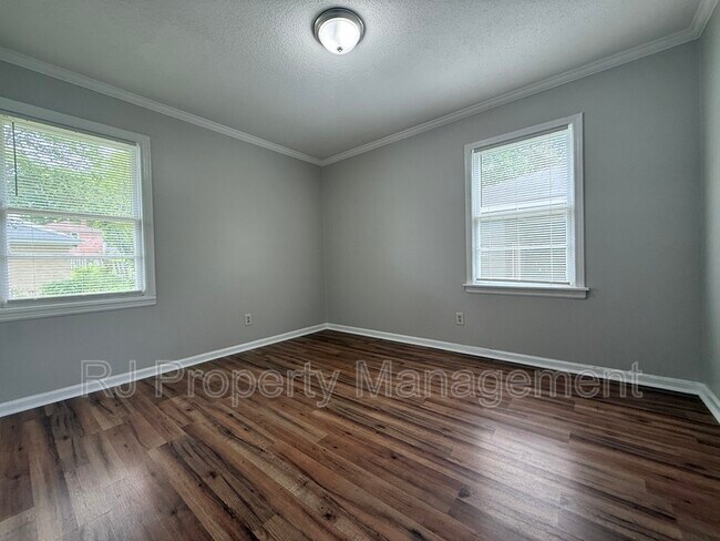Building Photo - 3602 Donna Dr