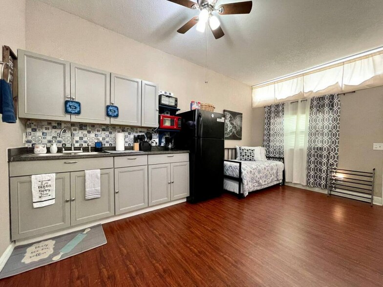 Building Photo - 1245 Catalpa Ln
