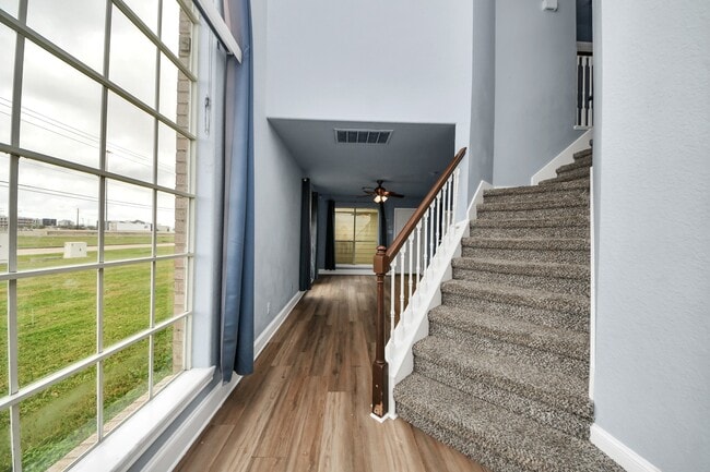 Building Photo - 1010 Gardenwalk Dr