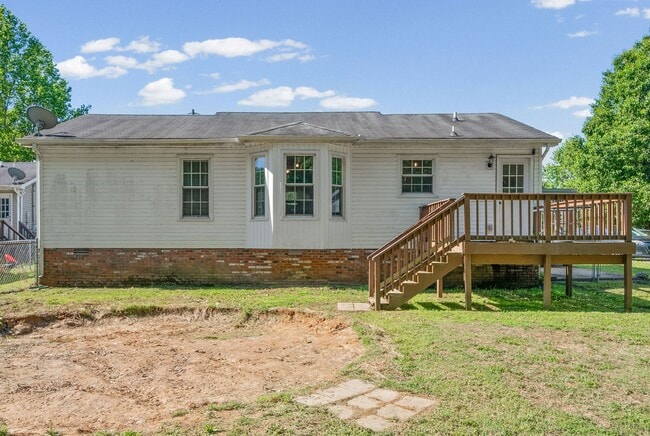 Building Photo - 750 Carmack Ct