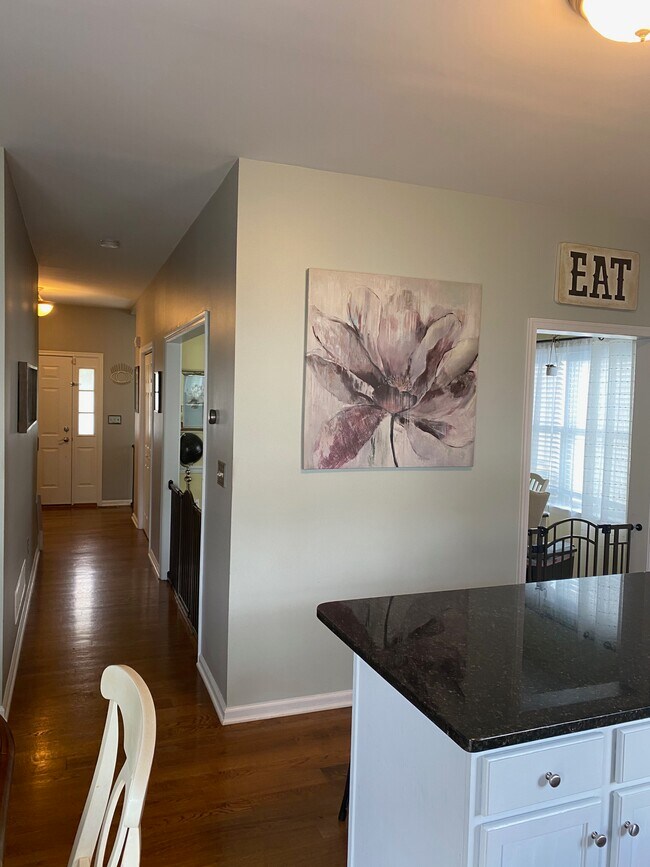 Building Photo - 30 Millbrook Court