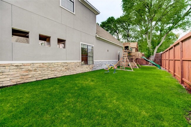 Building Photo - 1403 Wakefield Dr