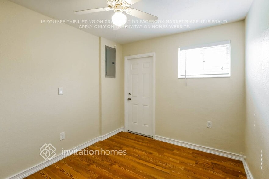 Building Photo - 6740 SW 10th Ct