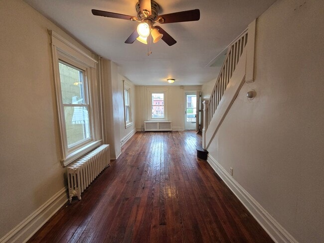 Building Photo - 808 E Morton St