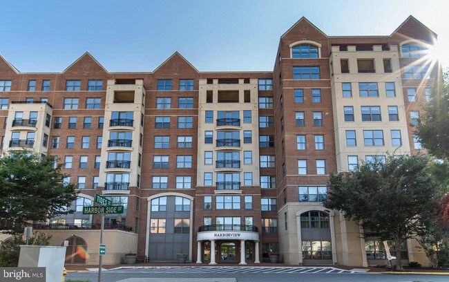 Building Photo - 485 Harbor Side St