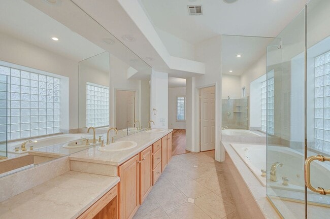 Building Photo - Canyon Ridge