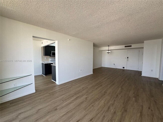 Building Photo - 210 174th St