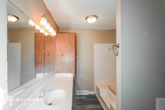 Building Photo - 13715 Dealtry Ln