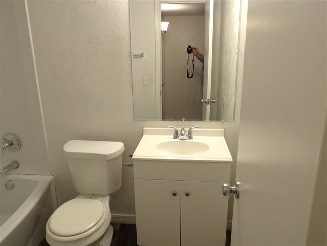 Building Photo - 2107 NW 38th St