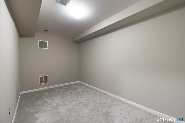 Building Photo - 15 Scuppo Rd