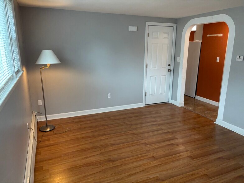 Building Photo - 170 Johnson St