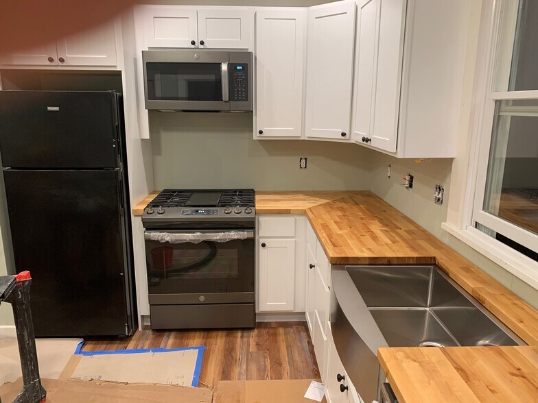 Building Photo - 7 Cypress Park