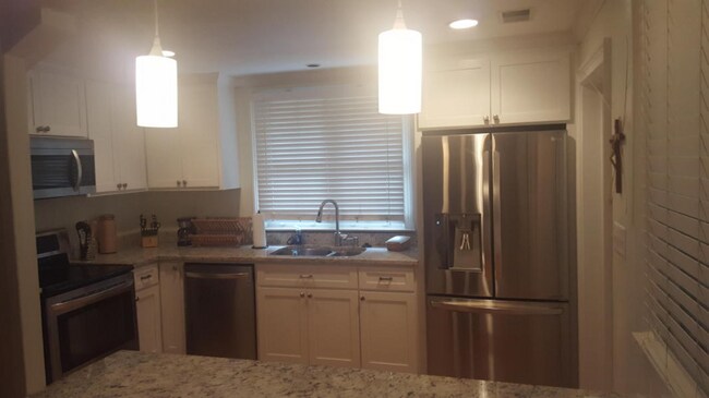 Building Photo - Renovated 3 BD, 2 BA Home in Avondale