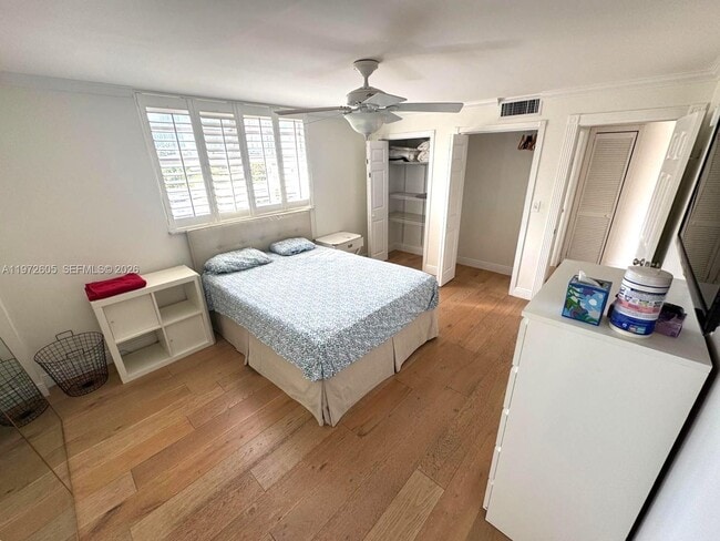 Building Photo - 910 Michigan Ave