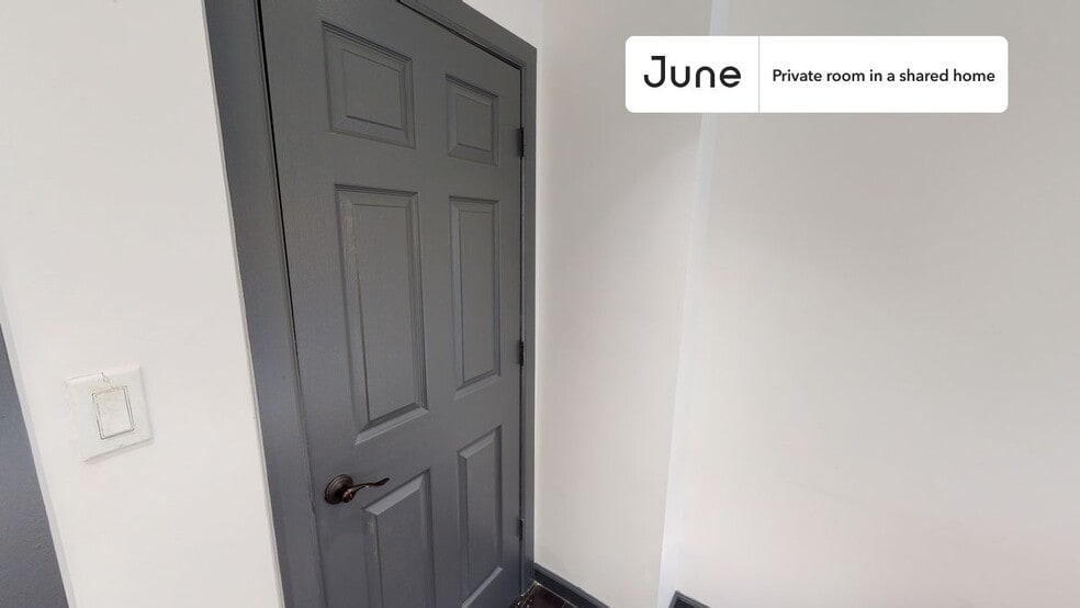 Building Photo - Room in Shared 3 bed/1 bath home