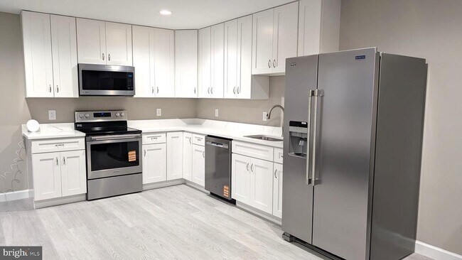 Building Photo - 2253 Papermill Rd