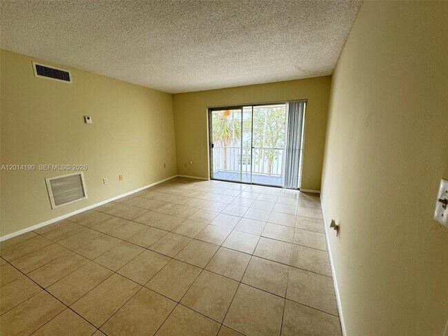 Building Photo - 415 Executive Center Dr
