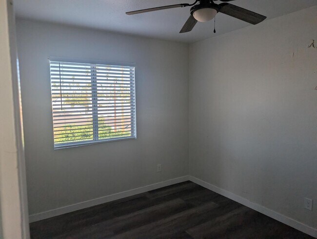 Building Photo - 7160 N 53rd Ave