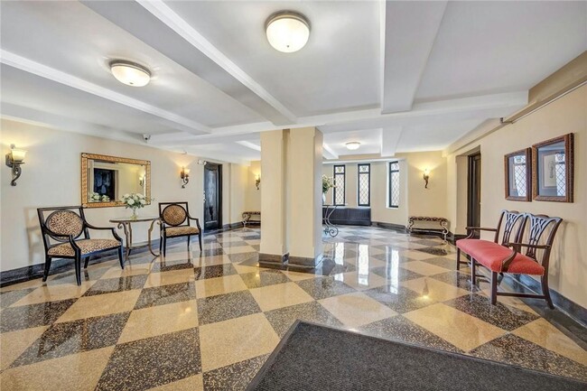 Building Photo - 280 Bronxville Rd