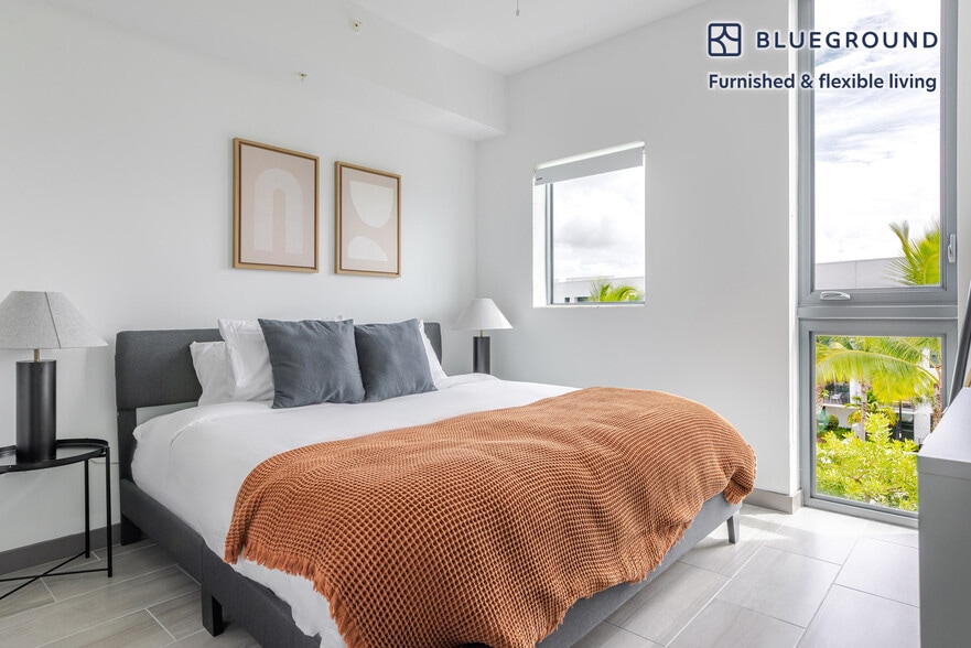 Building Photo - 6445 NE 7th Ave