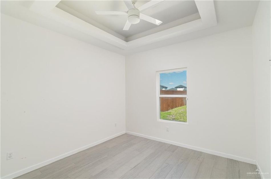 Building Photo - 1505 E Encino Ave