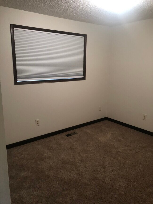 Building Photo - 2504 E Casper Dr