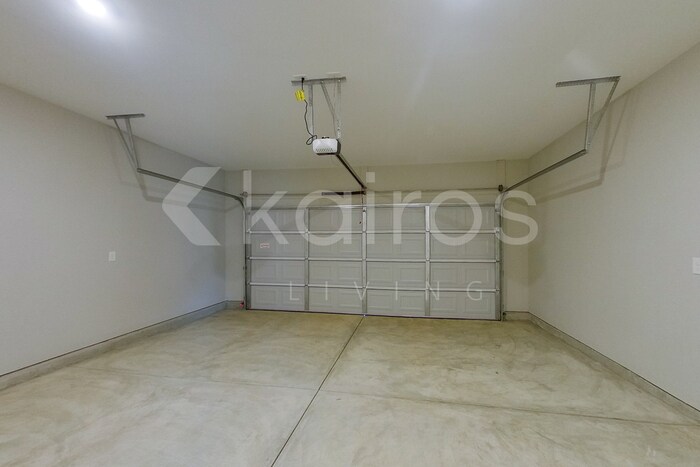 Building Photo - 7321 Foggy River Dr